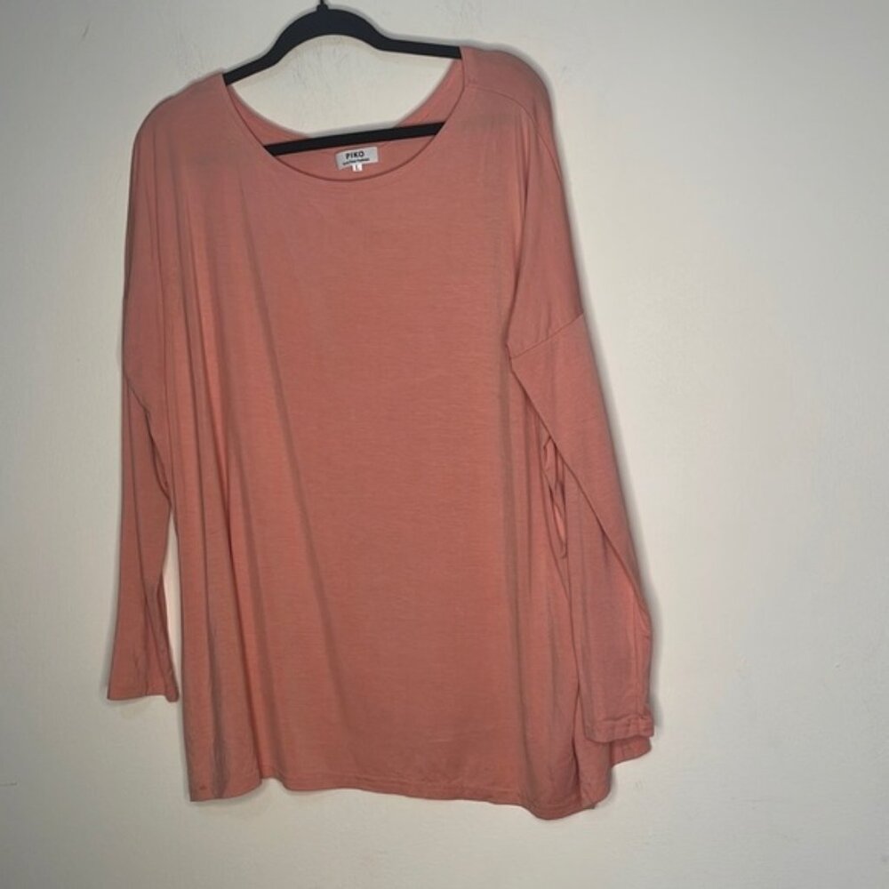 Piko boutique peach long sleeved large top​